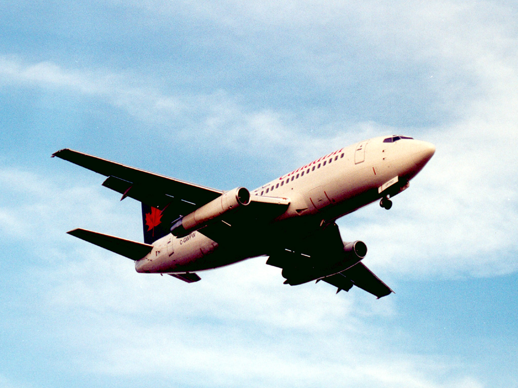 737 Air Canada-Canadian C-GWPW 10 sept 2000