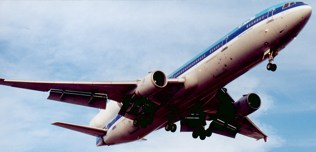 MD-11 KLM 10 sept 2000 Dorval Arprt