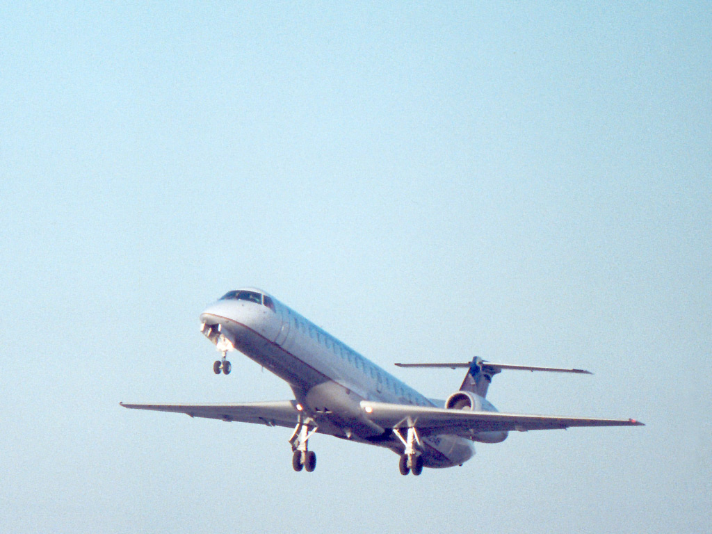 Embraer ERJ 145, Continental Express, N12946