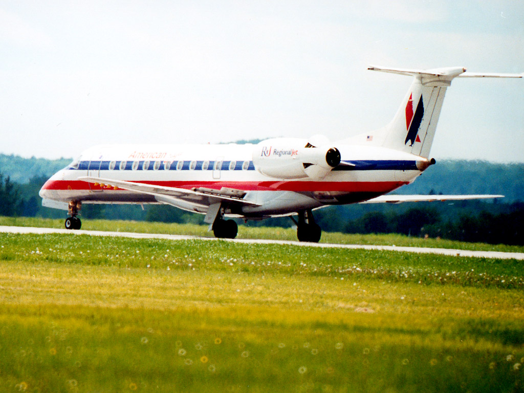 Embraer ERJ 135, American Eagle, N708AE