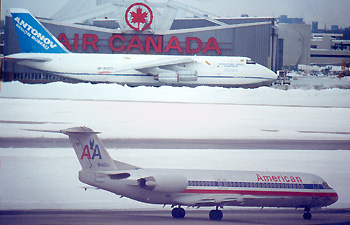 Antonov An-124 & Fokker 100 American Airlines