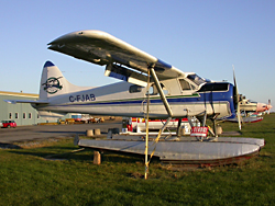 30,000 Thousand Island Air de Havilland Canada DHC-2 Beaver (MK. I) C-FJAB