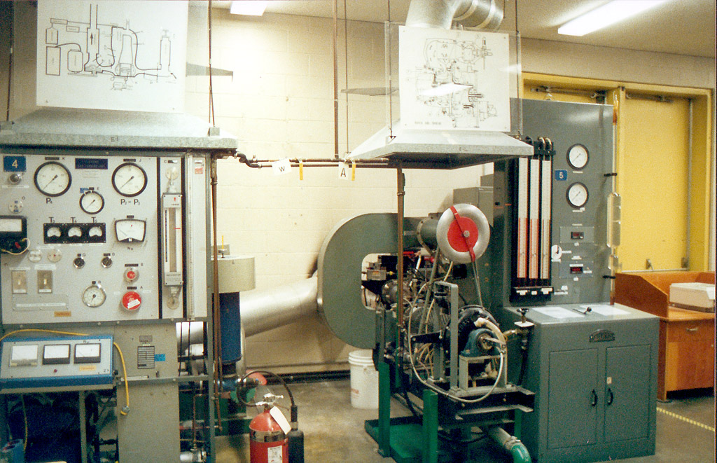 Bancs d'essais de moteurs. Engines tests benches.