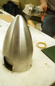 pale d'hélice à pas variable et "spinner"