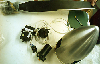 pale d'hélice à pas variable et "spinner"