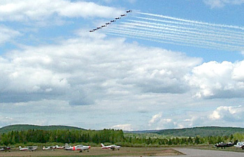 Snowbirds Mont-Laurier 20 mai 2001