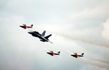 CF-18B "Hornet" & CT-114 "Tutor"