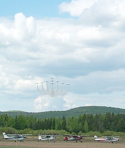 Snowbirds Mont-Laurier 20 mai 2001