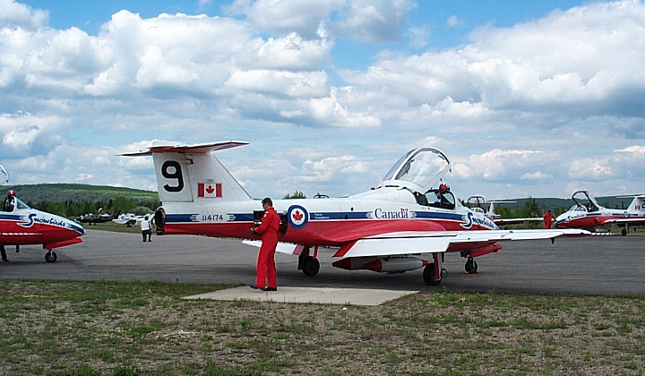 Snowbirds Mont-Laurier 20 mai 2001