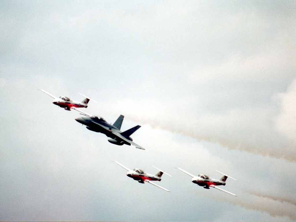 Snowbirds Mont-Laurier 20 mai 2001