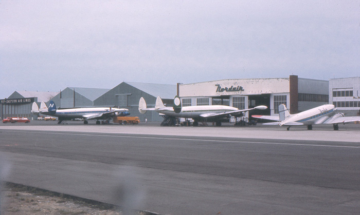 Lockheed L-1049 Super-Constellation [Nordair] et un Douglas DC-3 [Nordair]