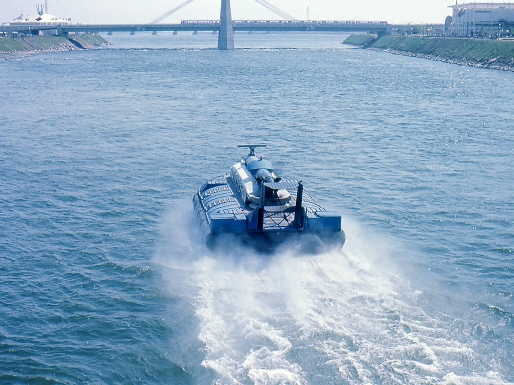 Hovercraft_SRN6